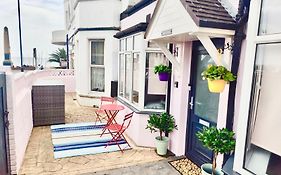 Bexhill Beautiful Sea Front Bungalow