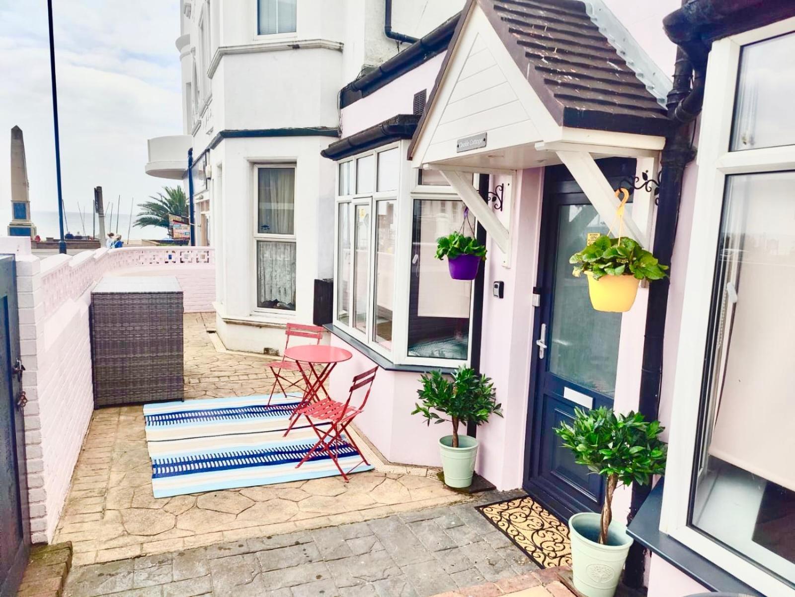 Bexhill Beautiful Sea Front Bungalow Exterior photo
